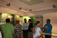 Zdjęcie zrobione podczas zwiedzania wystawy przez gości